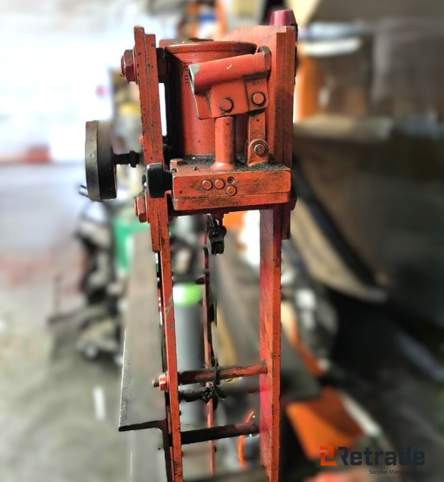Rodac ROPPA 30 – Kraftig 30-tonns verkstedpresse - Maquinaria industrial: foto 1 Rodac ROPPA 30 – Kraftig 30-tonns verkstedpresse - Maquinaria industrial: foto 1