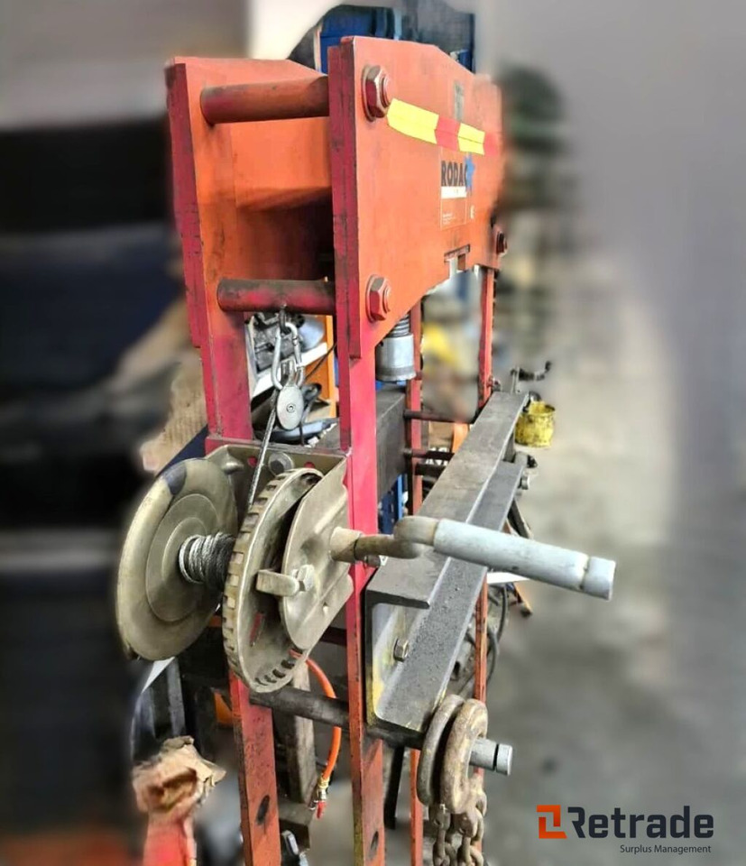 Rodac ROPPA 30 – Kraftig 30-tonns verkstedpresse - Maquinaria industrial: foto 3 Rodac ROPPA 30 – Kraftig 30-tonns verkstedpresse - Maquinaria industrial: foto 3