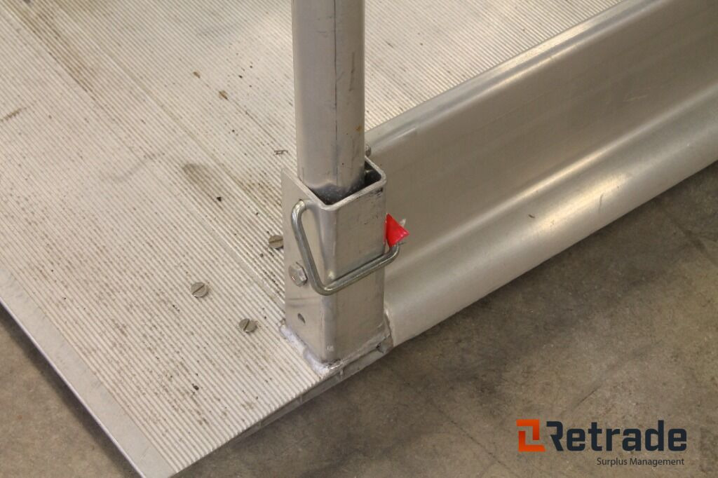 Metalmec Aluminium landgang m/sammenleggbart rekkverk - Equipo de almacén: foto 4 Metalmec Aluminium landgang m/sammenleggbart rekkverk - Equipo de almacén: foto 4