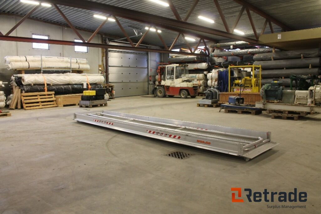 Metalmec Aluminium landgang m/sammenleggbart rekkverk - Equipo de almacén: foto 2 Metalmec Aluminium landgang m/sammenleggbart rekkverk - Equipo de almacén: foto 2