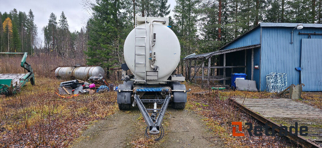 Slamsläp INTERCONSULT TFS2-28CR - Remolque cisterna: foto 3 Slamsläp INTERCONSULT TFS2-28CR - Remolque cisterna: foto 3