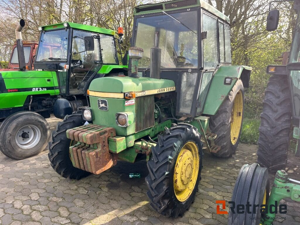 Tractor John Deere 2130 D 4 X 4 Traktor 2130 4 X 4 - Tractor: foto 1 Tractor John Deere 2130 D 4 X 4 Traktor 2130 4 X 4 - Tractor: foto 1