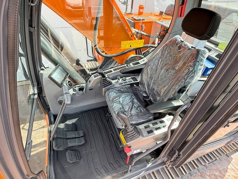 Excavadora de cadenas Doosan Develon DX205 *2025 Model* - Unused / Hammer Lines: foto 9