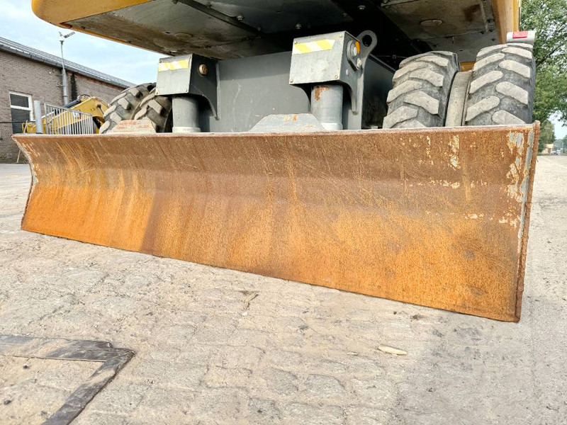 Excavadora de ruedas Liebherr A920 EW Litronic - Likufix: foto 15