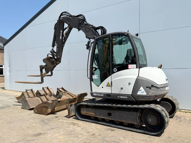 Mecalac 8MCR - 6 Attachments Included! Auto Greasing - Miniexcavadora: foto 3 Mecalac 8MCR - 6 Attachments Included! Auto Greasing - Miniexcavadora: foto 3