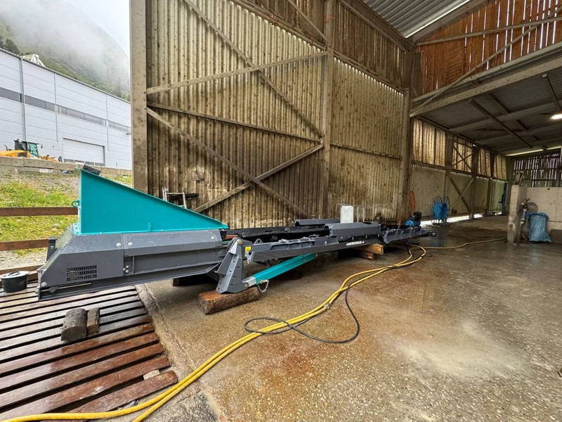 Cribadora Powerscreen Warrior 2400 - Only 1000 Hours! Extra Conveyor: foto 19