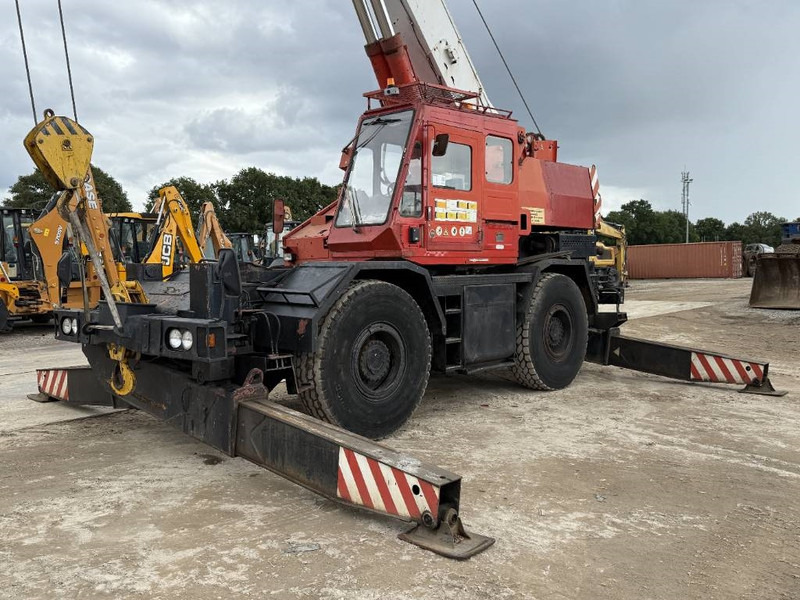 Tadano TR300E-1 - 4 Wheel Steering / 28.1m Boom + 12m Jib - Grúa para terrenos difíciles: foto 3 Tadano TR300E-1 - 4 Wheel Steering / 28.1m Boom + 12m Jib - Grúa para terrenos difíciles: foto 3