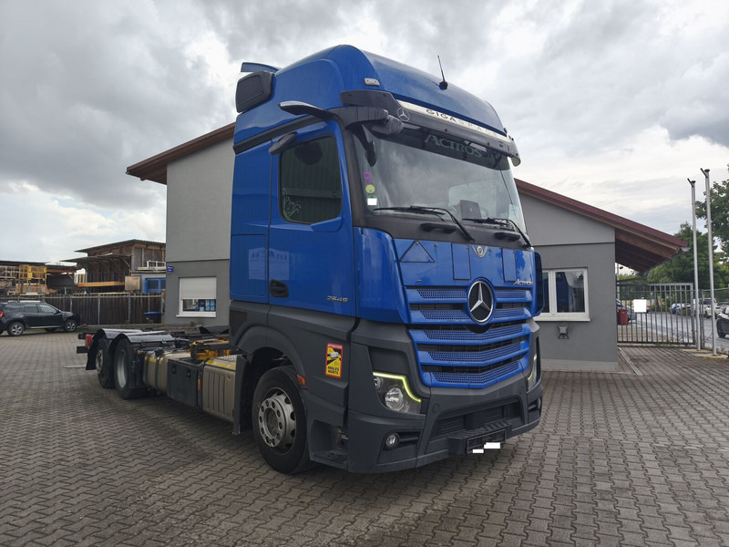 Mercedes-Benz Actros 2545 BDF - Camión portacontenedore/ Intercambiable: foto 2 Mercedes-Benz Actros 2545 BDF - Camión portacontenedore/ Intercambiable: foto 2
