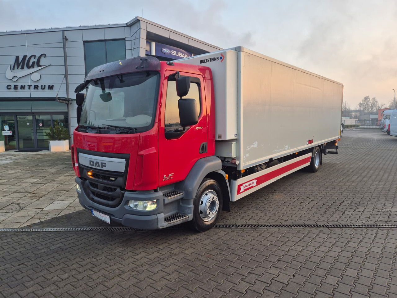 DAF LF 250 LF250I / 1 Owner / Hulsteins / Super Condition - Camión frigorífico: foto 2 DAF LF 250 LF250I / 1 Owner / Hulsteins / Super Condition - Camión frigorífico: foto 2