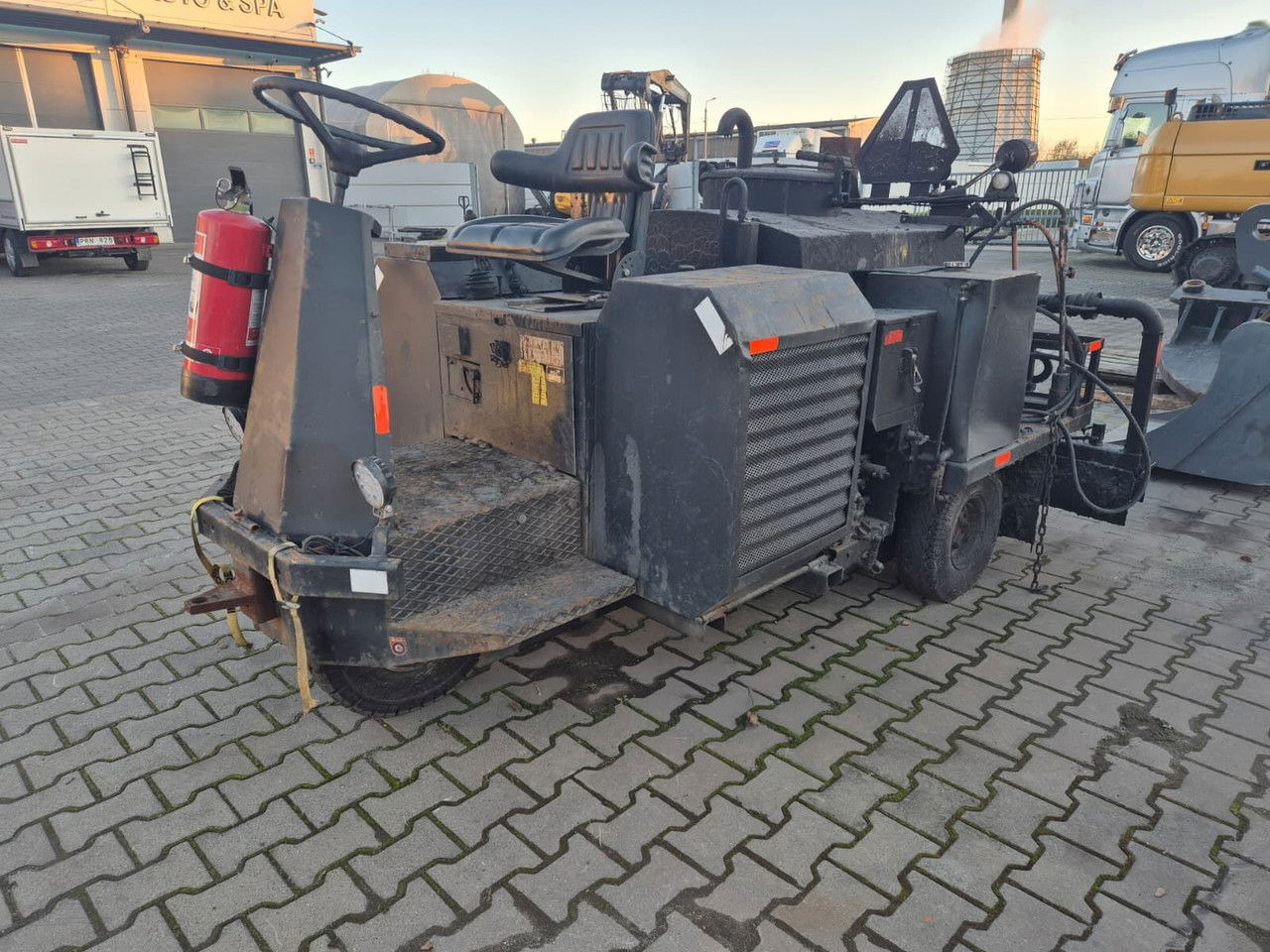 Diversen HM10HD / 1999 / 1 Owner Savalco HM10HD / 1999 / 1 Owner - Distribuidor de asfalto: foto 1 Diversen HM10HD / 1999 / 1 Owner Savalco HM10HD / 1999 / 1 Owner - Distribuidor de asfalto: foto 1