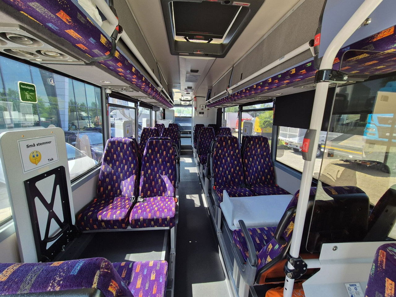 Autobús suburbano Irisbus 330 KM / Automat / 24 + 1 Seats / Like Camper / SO LAR Panels: foto 9