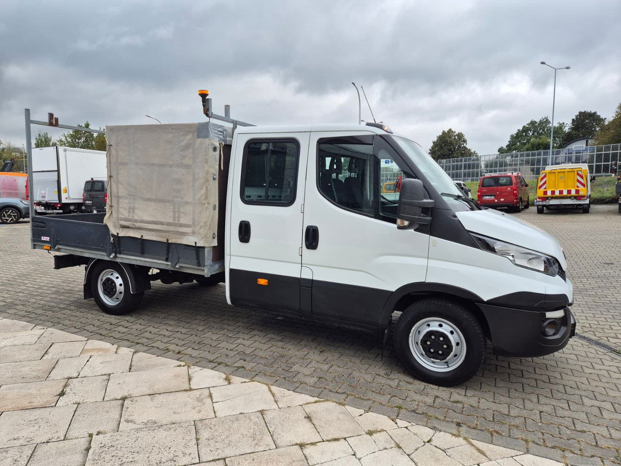 Iveco Daily 35 35S15 / Doka / 1 Owner / LOW KM / 7 Seats - Furgoneta caja abierta: foto 5 Iveco Daily 35 35S15 / Doka / 1 Owner / LOW KM / 7 Seats - Furgoneta caja abierta: foto 5