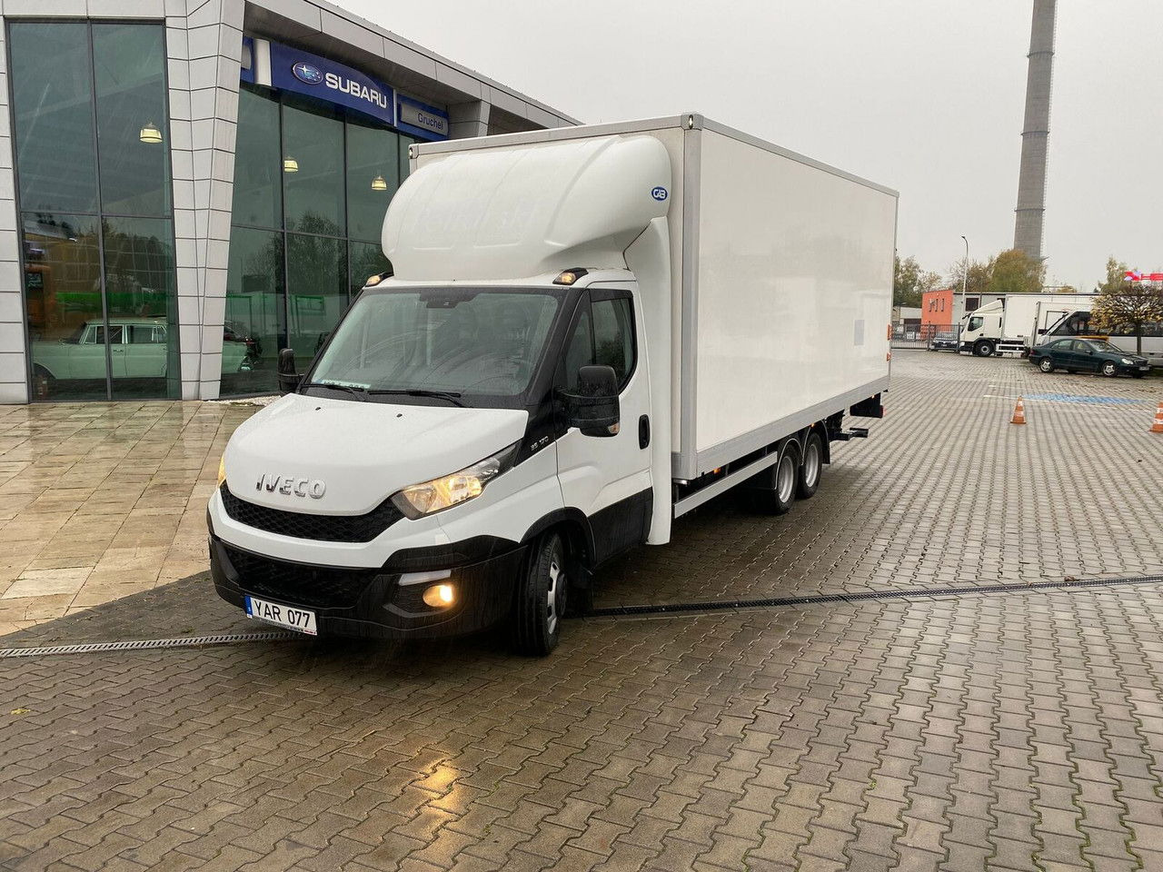 Iveco Daily 35C18 35C180 / NEW Service / Trailer / Euro 6 - Camión caja cerrada: foto 1 Iveco Daily 35C18 35C180 / NEW Service / Trailer / Euro 6 - Camión caja cerrada: foto 1
