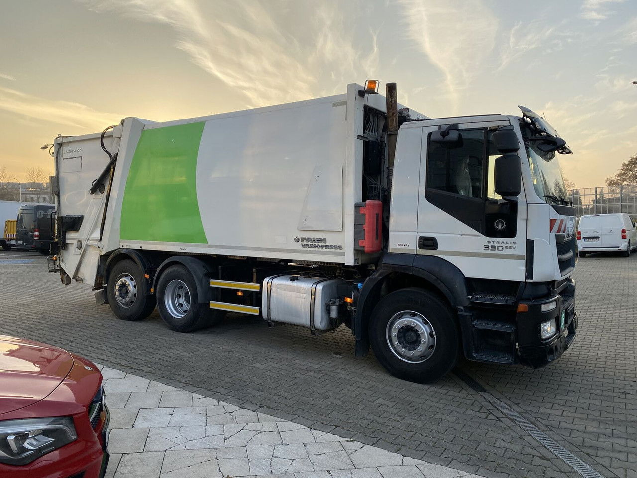Iveco Stralis 330 EEV / Faun Vario Press 11 / Service NEW / TOP - Camión de basura: foto 3 Iveco Stralis 330 EEV / Faun Vario Press 11 / Service NEW / TOP - Camión de basura: foto 3