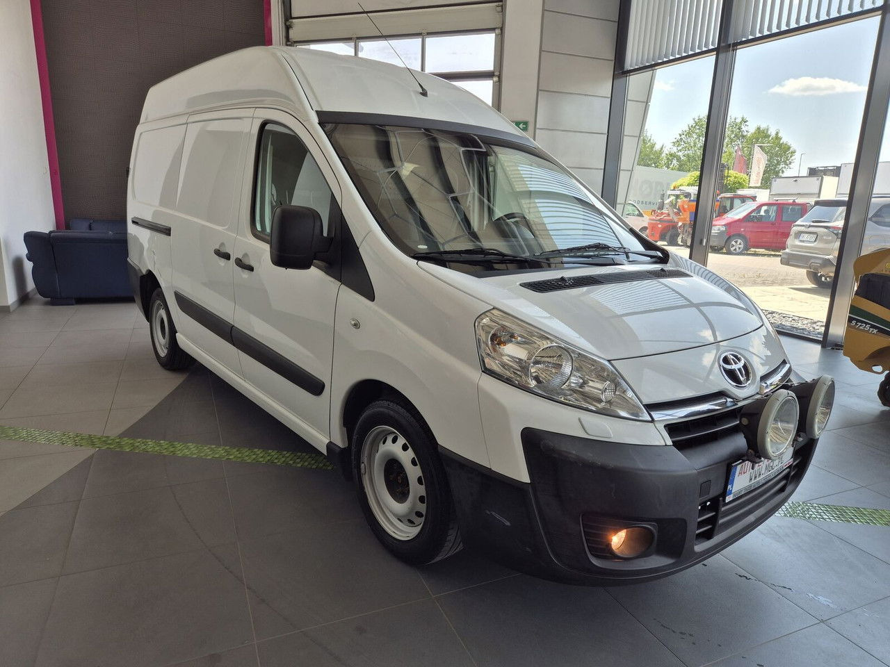 Toyota ProAce 2.0 D4-D / 1 Owner / LOW KM / Webasto / Service CAR - Furgoneta pequeña: foto 4 Toyota ProAce 2.0 D4-D / 1 Owner / LOW KM / Webasto / Service CAR - Furgoneta pequeña: foto 4
