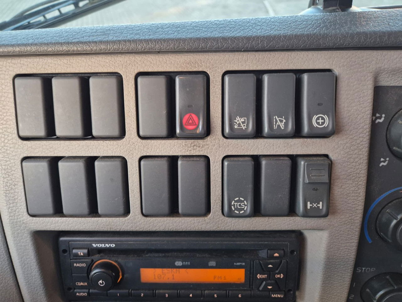 Camión frigorífico Volvo FL 240 Mitsubishi / 1 Owner / Serviced: foto 28