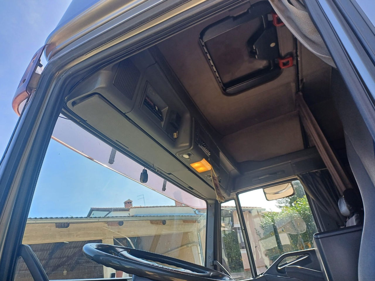 Iveco Eurotech 440E42 4X2 tractor unit - Perfect - Cabeza tractora: foto 5 Iveco Eurotech 440E42 4X2 tractor unit - Perfect - Cabeza tractora: foto 5