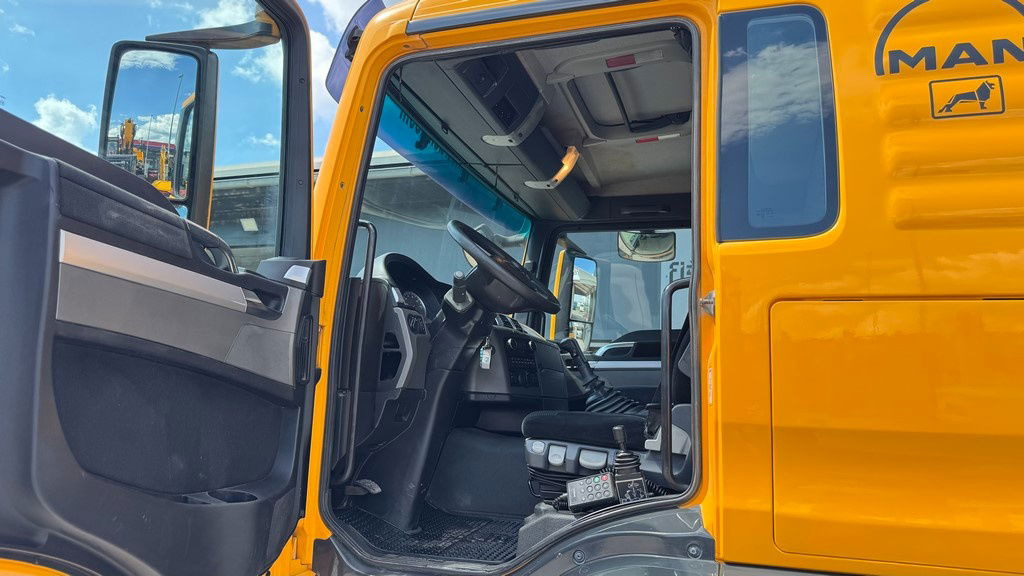 Leasing de MAN TGS 18.440 4x4 BLS tractor unit - tipp. hydraulics  MAN TGS 18.440 4x4 BLS tractor unit - tipp. hydraulics: foto 17