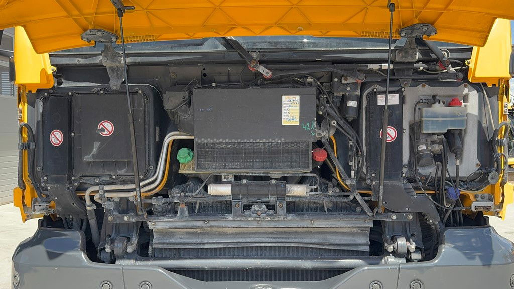 Leasing de MAN TGS 18.440 4x4 BLS tractor unit - tipp. hydraulics  MAN TGS 18.440 4x4 BLS tractor unit - tipp. hydraulics: foto 15