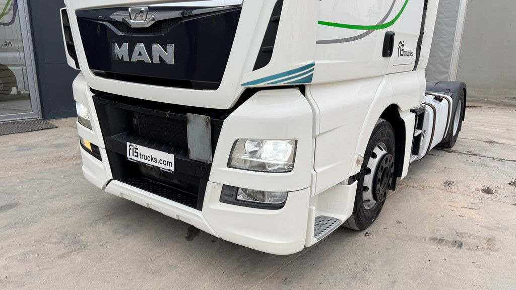 MAN TGX 18.480 4X2 schubodden hydr. + retarder - Cabeza tractora: foto 2 MAN TGX 18.480 4X2 schubodden hydr. + retarder - Cabeza tractora: foto 2