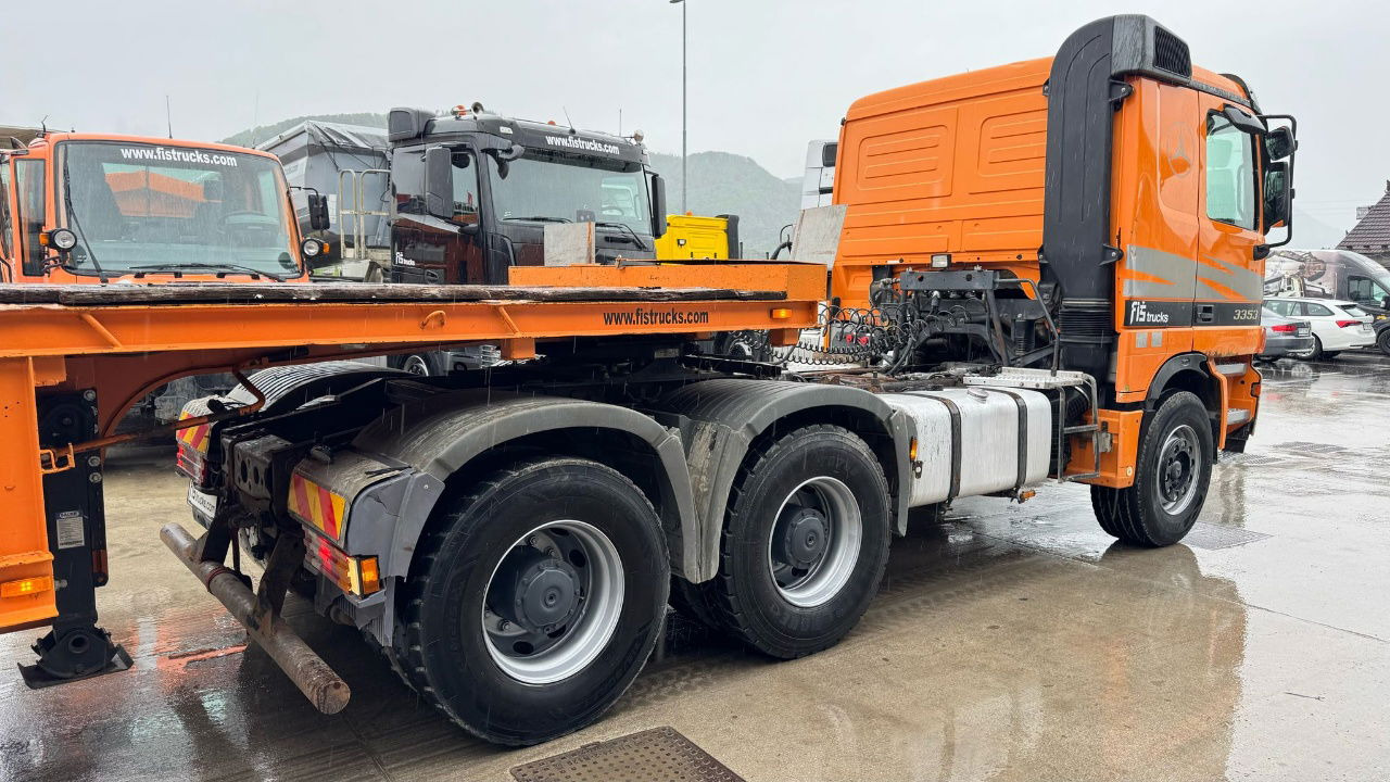 Mercedes-Benz Actros 3353 S 6x4 tractor unit - spring - Cabeza tractora: foto 5 Mercedes-Benz Actros 3353 S 6x4 tractor unit - spring - Cabeza tractora: foto 5