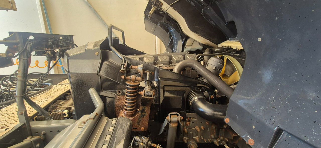 Leasing de  Mercedes-Benz Axor 1836 4x2 tipper hydraulics Mercedes-Benz Axor 1836 4x2 tipper hydraulics: foto 12