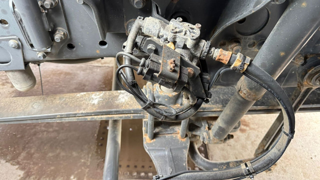 Leasing de  Mercedes-Benz Axor 1836 4x2 tipper hydraulics Mercedes-Benz Axor 1836 4x2 tipper hydraulics: foto 6