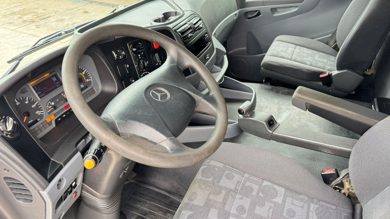 Leasing de  Mercedes-Benz Axor 1836 4x2 tipper hydraulics Mercedes-Benz Axor 1836 4x2 tipper hydraulics: foto 15