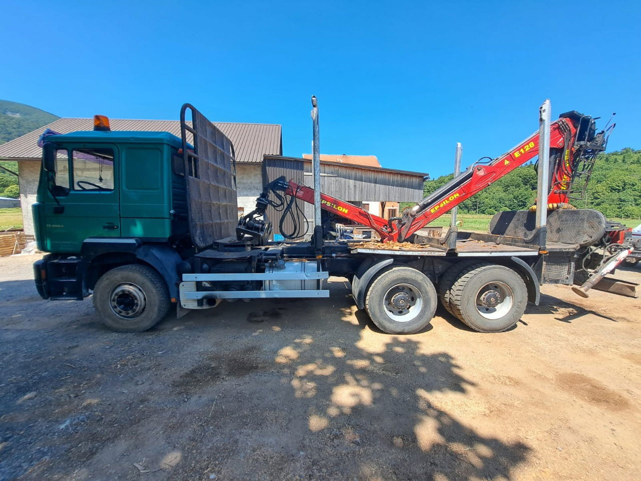 MAN 33.464 6x4 forest truck - Complete Spring - Epsilon E128 + scissors - Camión forestal: foto 3 MAN 33.464 6x4 forest truck - Complete Spring - Epsilon E128 + scissors - Camión forestal: foto 3