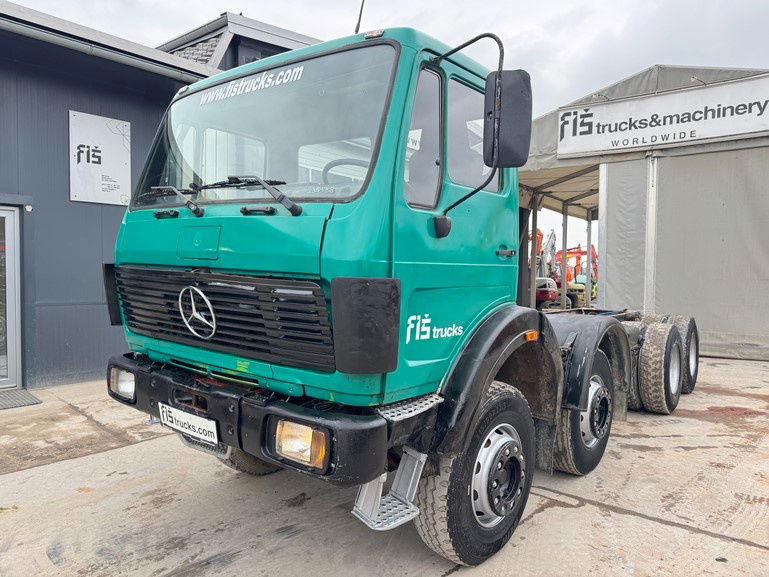 Camión chasis Mercedes-Benz 3025 8x4 chassis - complete spring: foto 1
