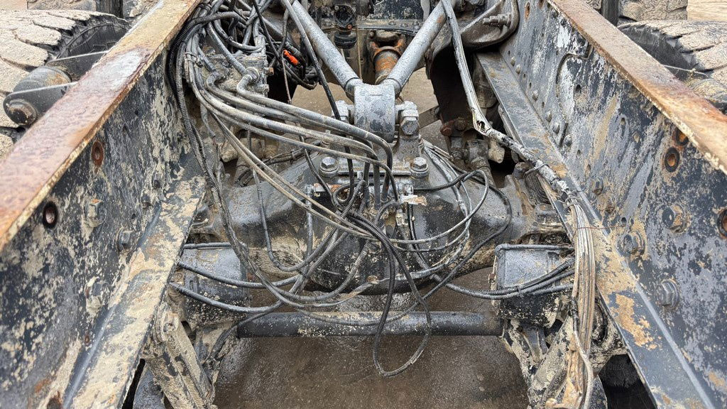 Camión chasis Mercedes-Benz Actros 3331 B 6x4 chassis - big axle: foto 16 Camión chasis Mercedes-Benz Actros 3331 B 6x4 chassis - big axle: foto 16