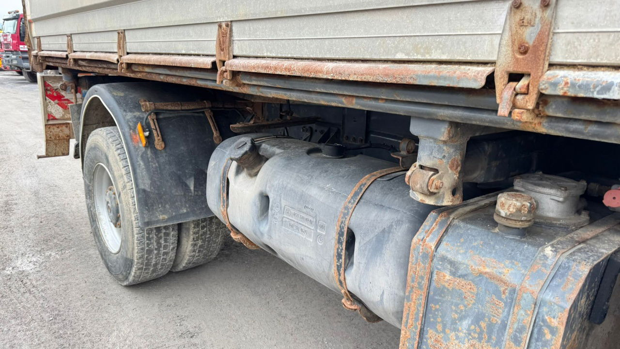 Mercedes-Benz Atego 1828 AK 4X4 meiller tipper - snow plow - salt spreader - Camión volquete: foto 4 Mercedes-Benz Atego 1828 AK 4X4 meiller tipper - snow plow - salt spreader - Camión volquete: foto 4