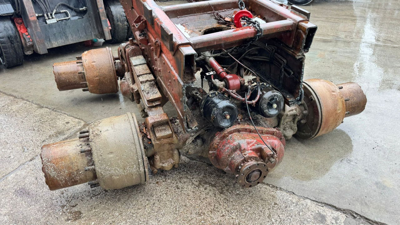 Mercedes-Benz 13TON Double Axles 6X4 - Otros maquinaria: foto 3 Mercedes-Benz 13TON Double Axles 6X4 - Otros maquinaria: foto 3