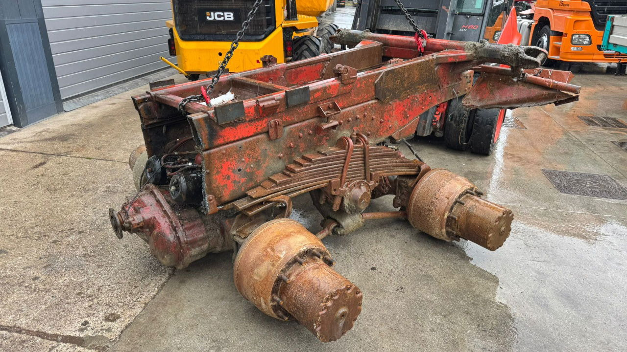 Mercedes-Benz 13TON Double Axles 6X4 - Otros maquinaria: foto 2 Mercedes-Benz 13TON Double Axles 6X4 - Otros maquinaria: foto 2