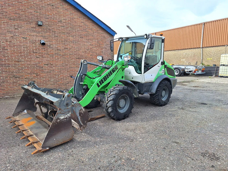 Minicargadora de cadenas Liebherr L506C: foto 1