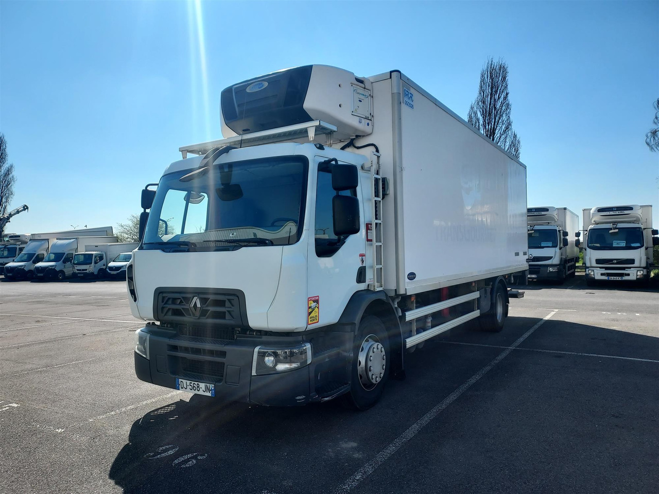 RENAULT D Wide - Camión frigorífico: foto 1 RENAULT D Wide - Camión frigorífico: foto 1