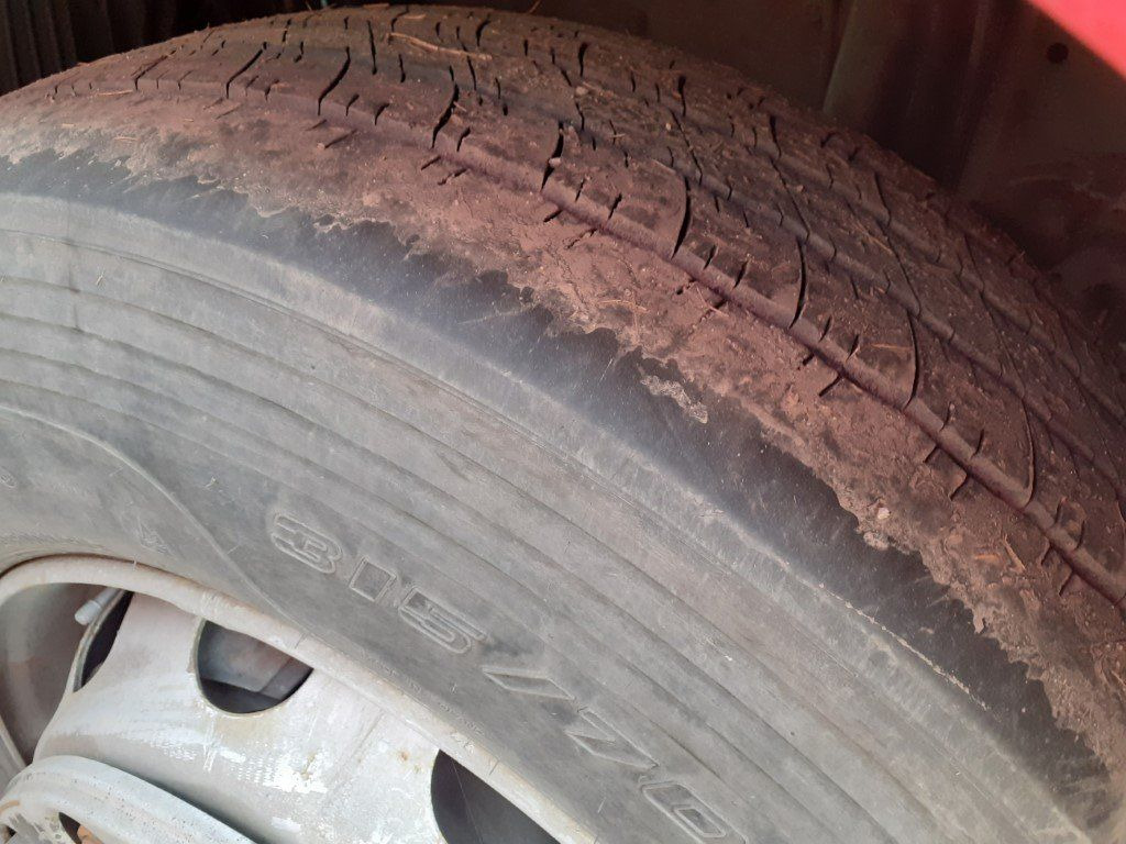 Cabeza tractora MAN TGX18.460 XLX Motorschaden/engine damage: foto 17