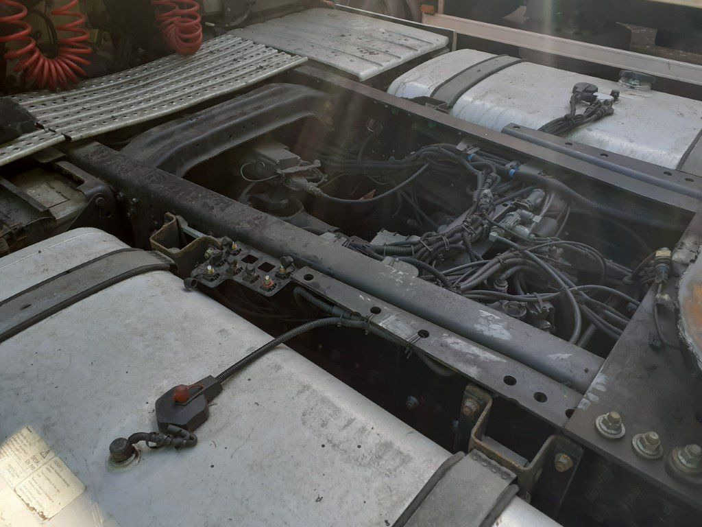 Cabeza tractora MAN TGX18.460 XLX Motorschaden/engine damage: foto 11
