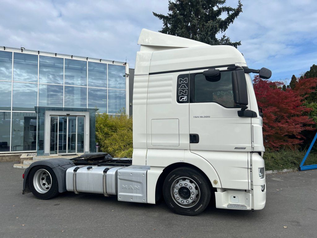 MAN TGX18.500 MEGA/lowdeck - Cabeza tractora: foto 3 MAN TGX18.500 MEGA/lowdeck - Cabeza tractora: foto 3
