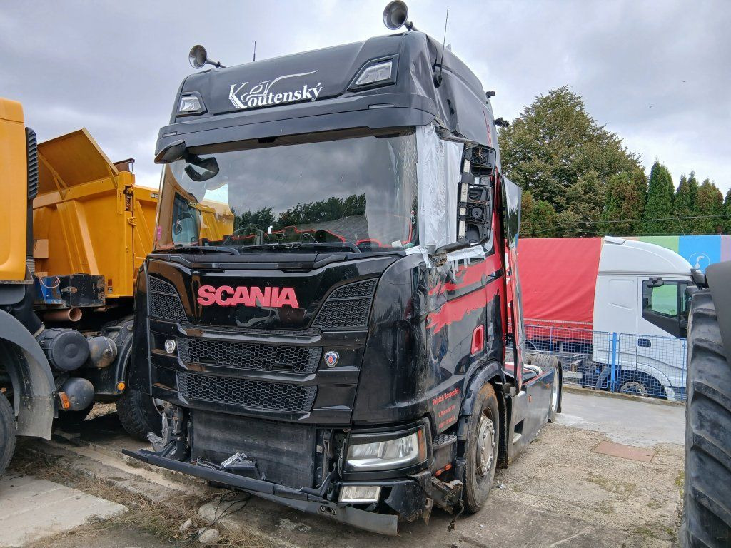 Scania R450 MEGA/lowdeck Unfall / damage - Cabeza tractora: foto 1 Scania R450 MEGA/lowdeck Unfall / damage - Cabeza tractora: foto 1