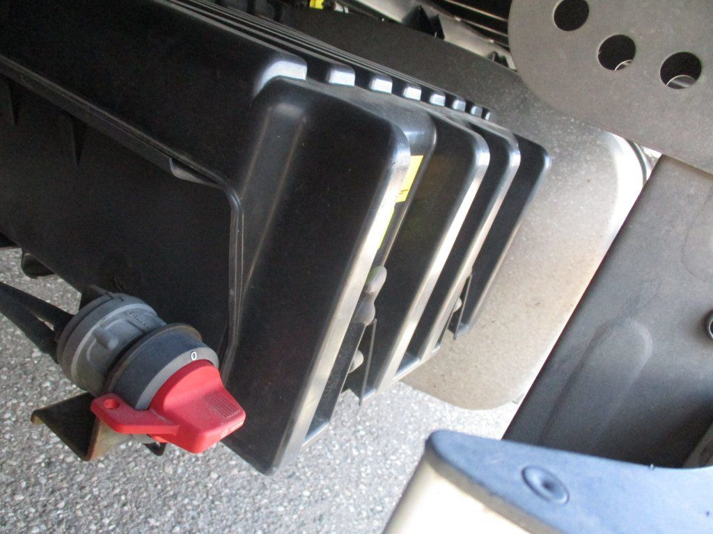 Camión caja cerrada DAF LF 18.290: foto 6