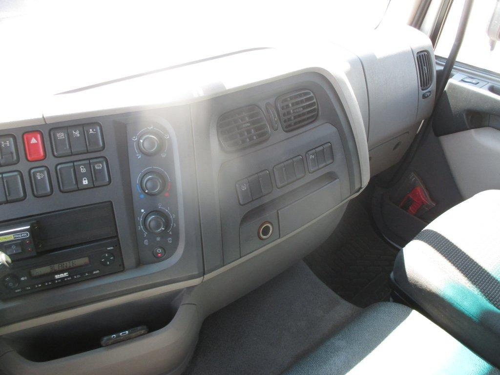 Camión lona DAF LF 260: foto 15 Camión lona DAF LF 260: foto 15