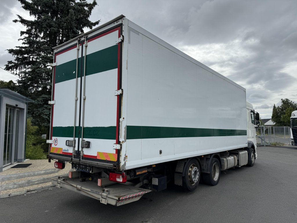DAF XF460 6x2 EURO 6 - Camión caja cerrada: foto 4 DAF XF460 6x2 EURO 6 - Camión caja cerrada: foto 4