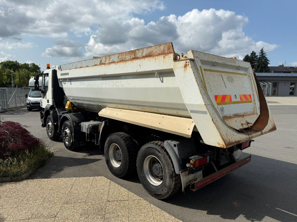Iveco Trakker 410 S1 8x4 - Camión volquete: foto 4 Iveco Trakker 410 S1 8x4 - Camión volquete: foto 4
