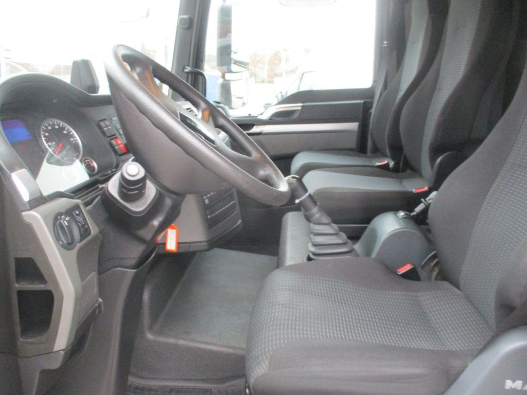 Furgoneta caja cerrada MAN TGL 7.180: foto 20