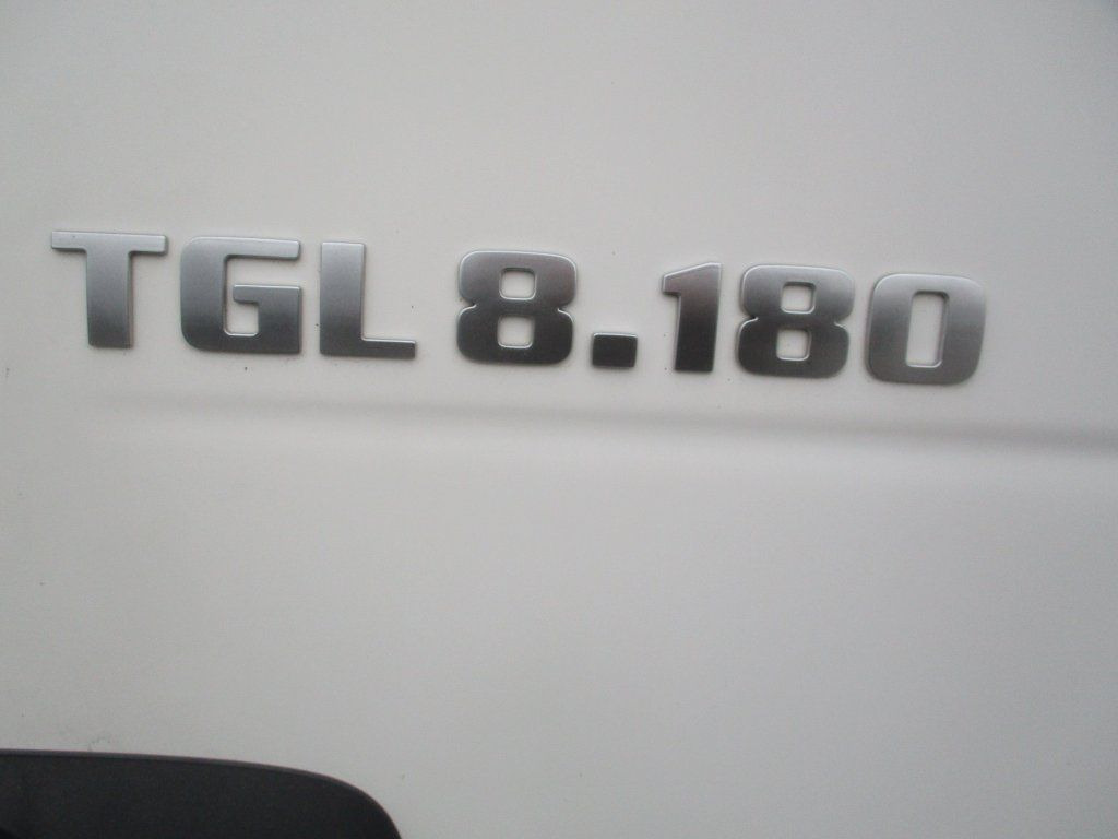 Furgoneta caja cerrada MAN TGL 7.180: foto 9