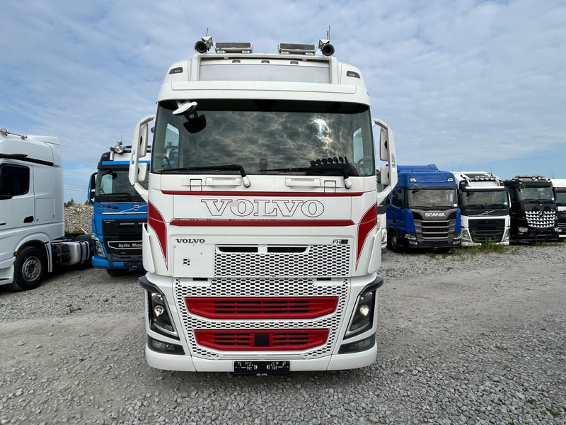 Volvo FH 16 750 6x2 | HIDASTIN | HYDRAULIIKKA / KAKSOISTELI | ADR | GLOBE XL | TULOSSA - Cabeza tractora: foto 2 Volvo FH 16 750 6x2 | HIDASTIN | HYDRAULIIKKA / KAKSOISTELI | ADR | GLOBE XL | TULOSSA - Cabeza tractora: foto 2