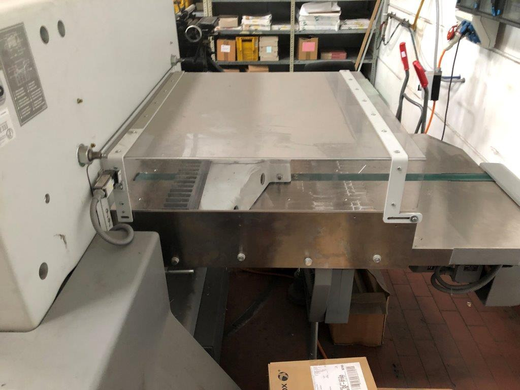 Polar 92 XT high-speed cutting line with RA-2 vibrator, optional LW 450 lift and counting scale - Máquina de corte de papel: foto 2 Polar 92 XT high-speed cutting line with RA-2 vibrator, optional LW 450 lift and counting scale - Máquina de corte de papel: foto 2