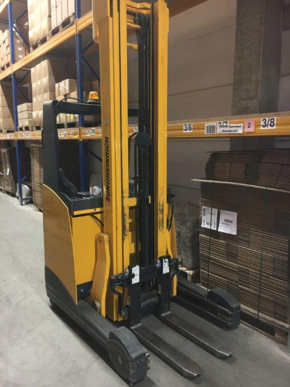 Reach truck Jungheinrich ETV 114 - Retráctil: foto 1 Reach truck Jungheinrich ETV 114 - Retráctil: foto 1