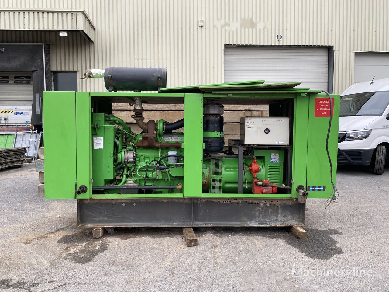 IVECO 100 kVa 8061 - Generador industriale: foto 1 IVECO 100 kVa 8061 - Generador industriale: foto 1